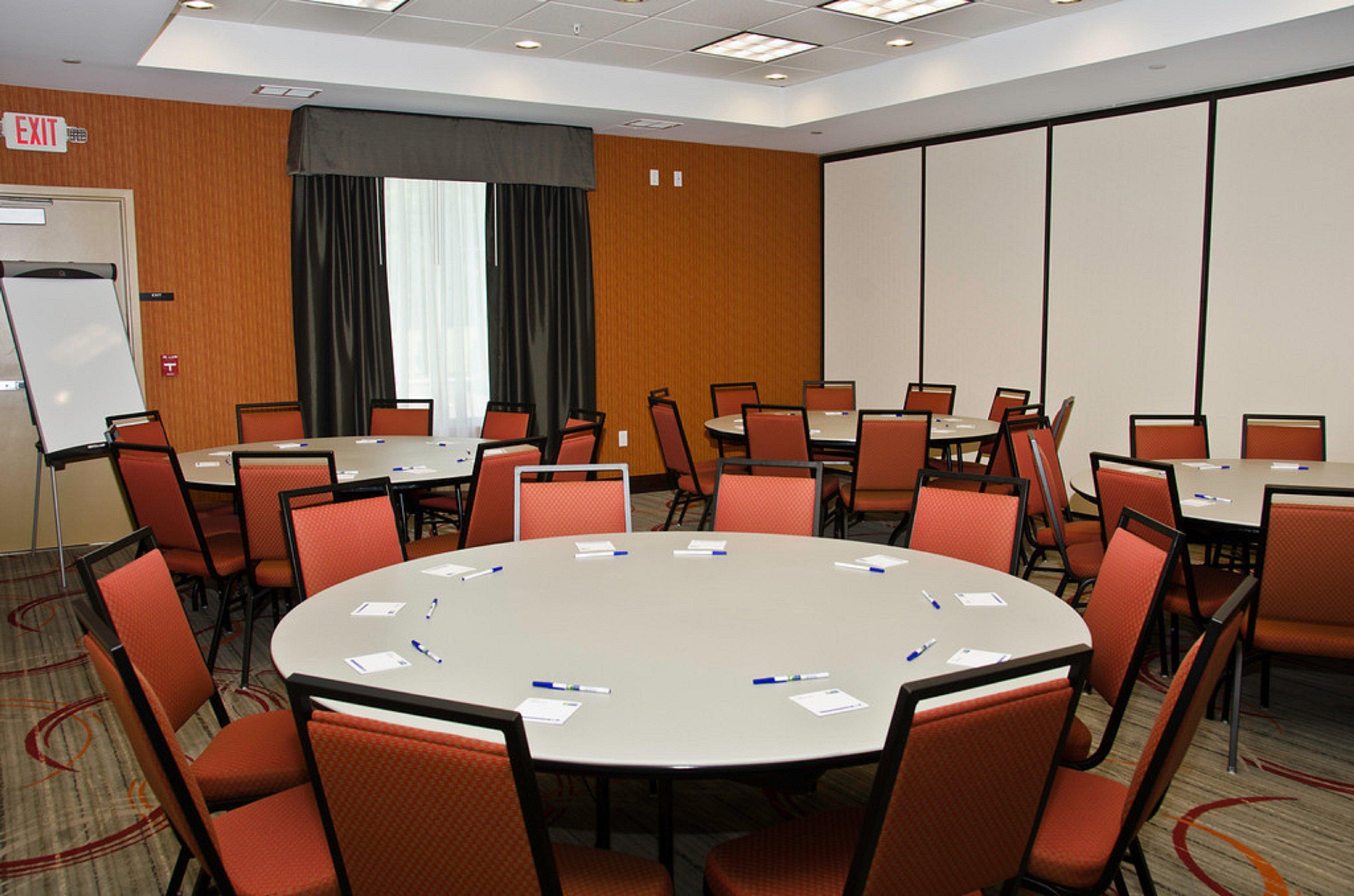 Holiday Inn Express & Suites Columbus - Easton Area By Ihg Gahanna Afaceri foto